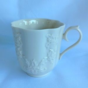 Lenox Holiday Hostess Special cup mug.